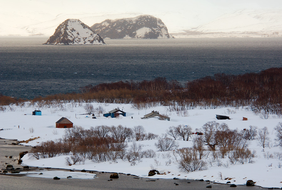 A research station monitors spawning sockeye salmon on their way from the Okhotsk Sea into Kuril Lake.